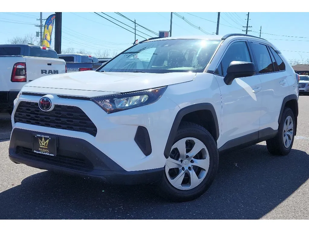White 2020 Toyota RAV4 LE for sale in Philadelphia, PA