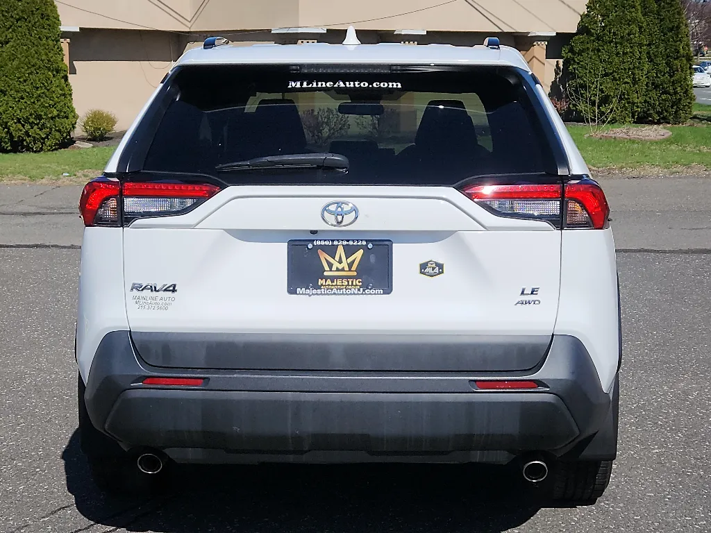 More photos of 2020 Toyota RAV4 LE at Torresdale Ave, PA