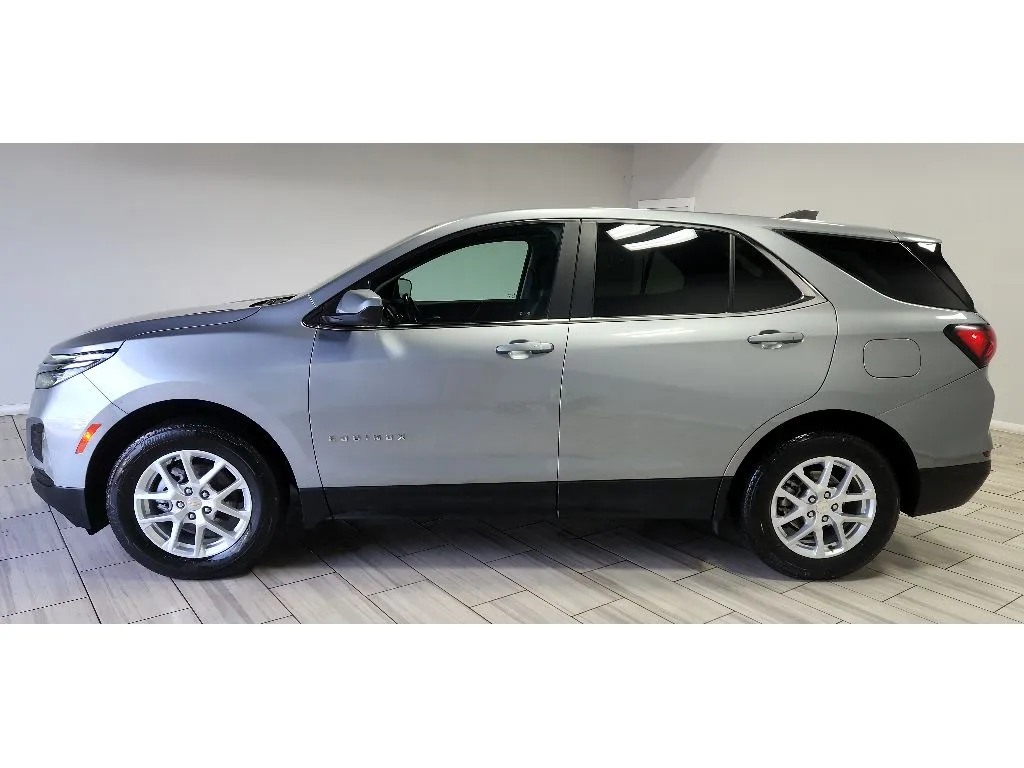 Photos of 2024 Chevrolet Equinox LT for sale in Philadelphia, PA at Torresdale Ave