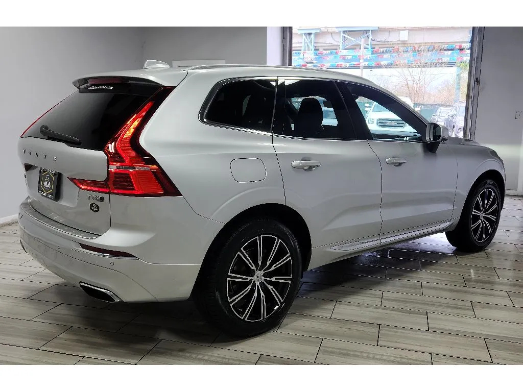 More photos of 2020 Volvo XC60 Inscription at Torresdale Ave, PA