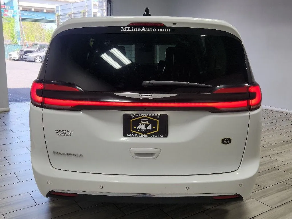 More photos of 2023 Chrysler Pacifica Touring L at Torresdale Ave, PA