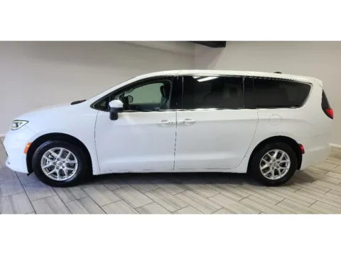 Photos of 2023 Chrysler Pacifica Touring L for sale in Philadelphia, PA at Torresdale Ave
