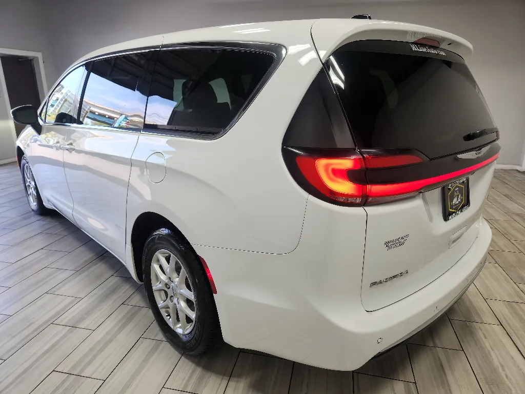 Another view of 2023 Chrysler Pacifica Touring L for sale in Philadelphia, PA at Torresdale Ave
