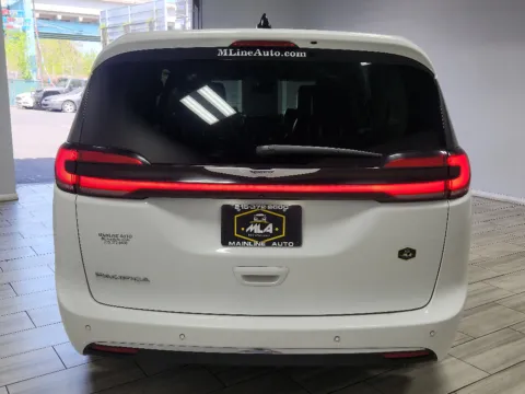 More photos of 2023 Chrysler Pacifica Touring L at Torresdale Ave, PA