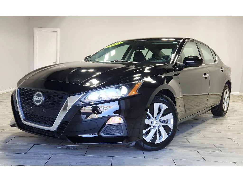 Black 2022 Nissan Altima 2.5 S for sale in Philadelphia, PA