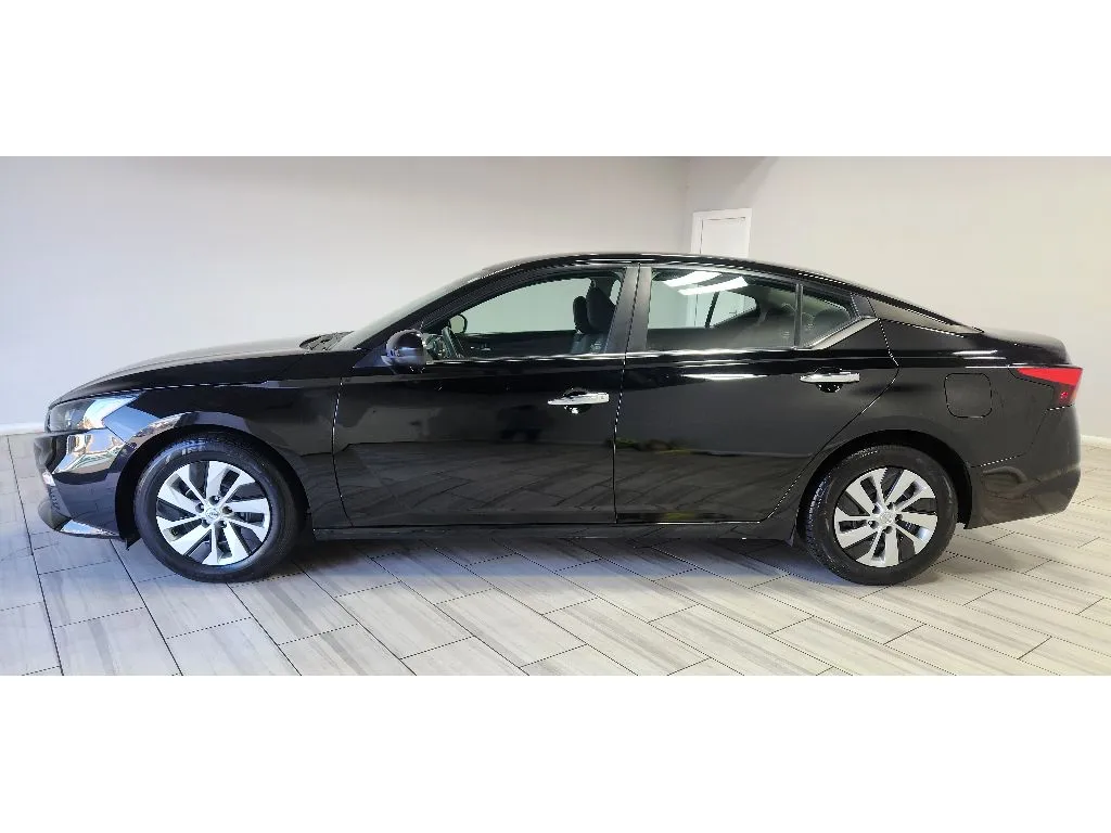 Photos of 2022 Nissan Altima 2.5 S for sale in Philadelphia, PA at Torresdale Ave