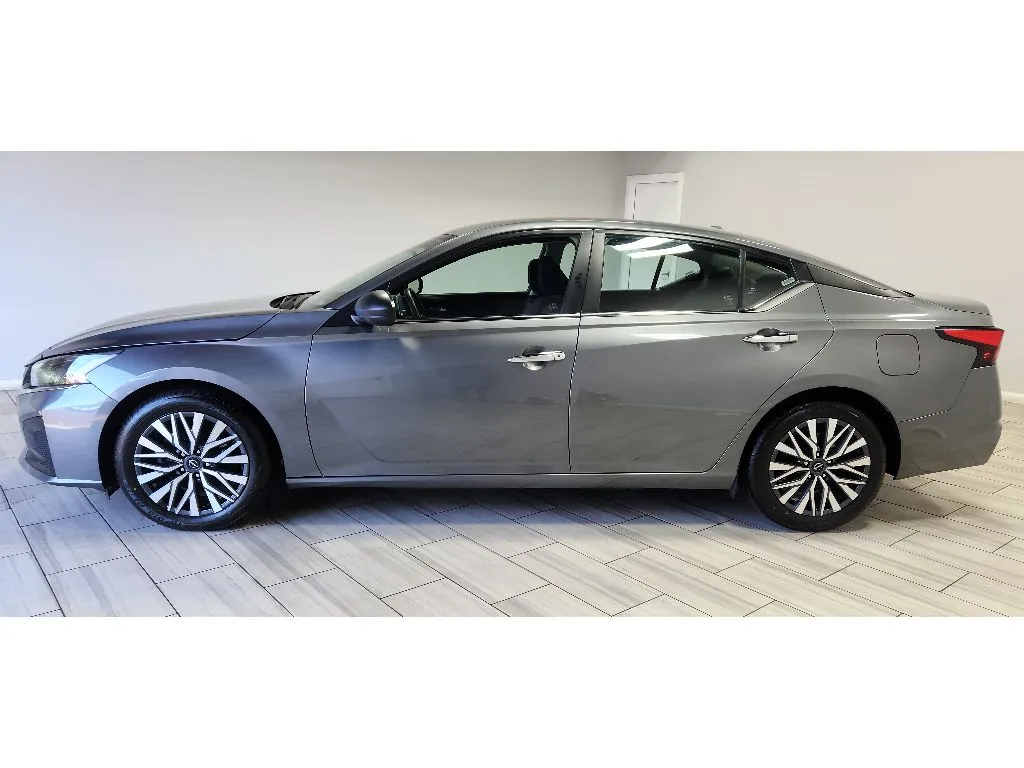 Photos of 2024 Nissan Altima 2.5 SV for sale in Philadelphia, PA at Torresdale Ave