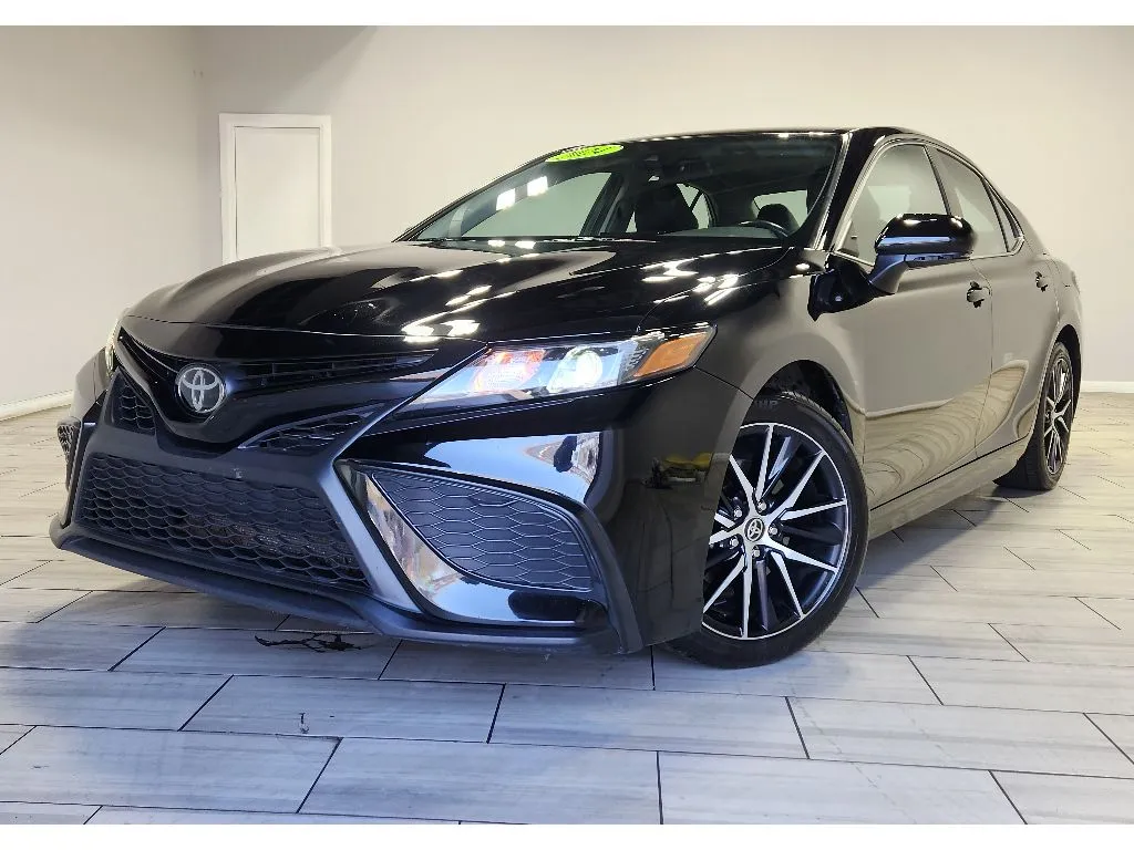 Black 2024 Toyota Camry SE for sale in Philadelphia, PA
