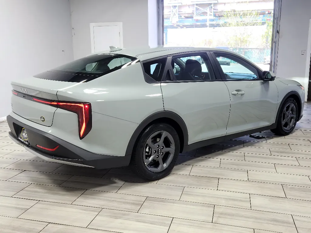 More photos of 2025 Kia K4 LXS at Torresdale Ave, PA