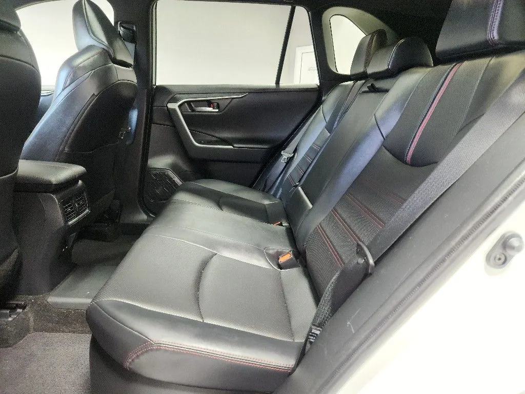 Toyota RAV4 photo 13