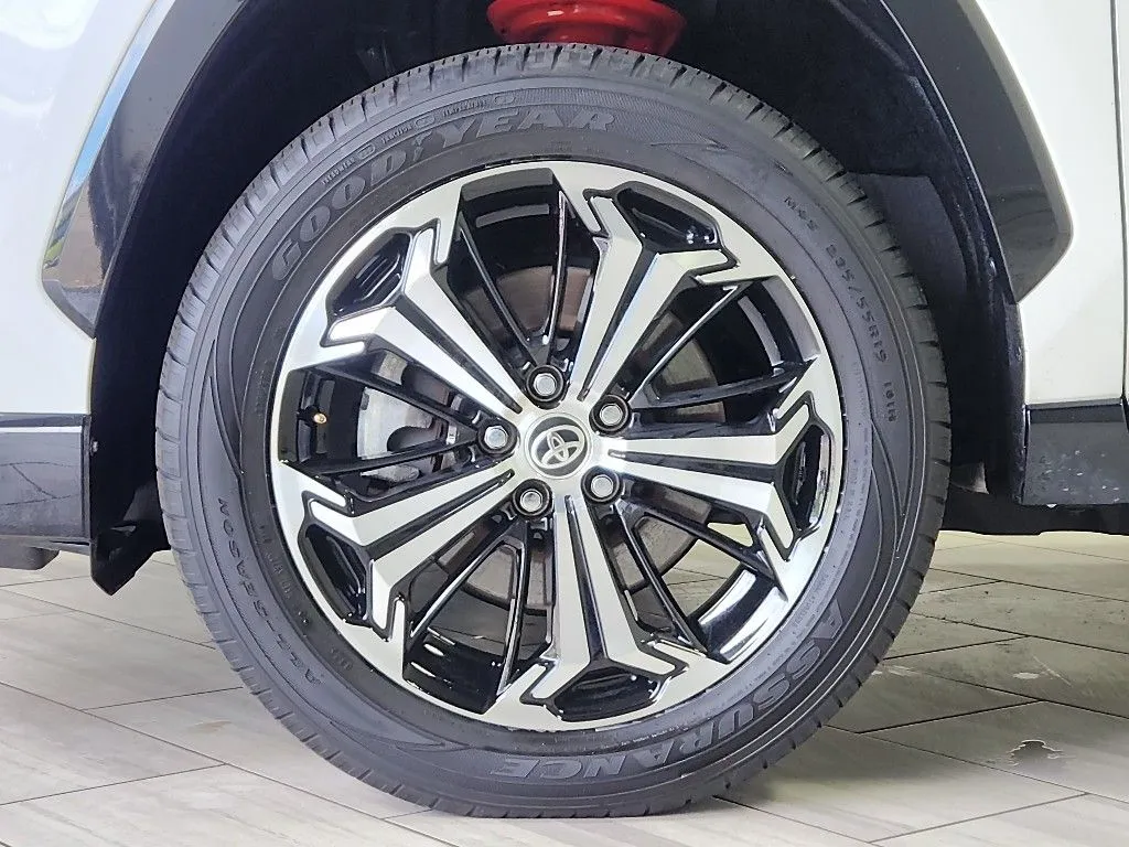 Toyota RAV4 photo 9