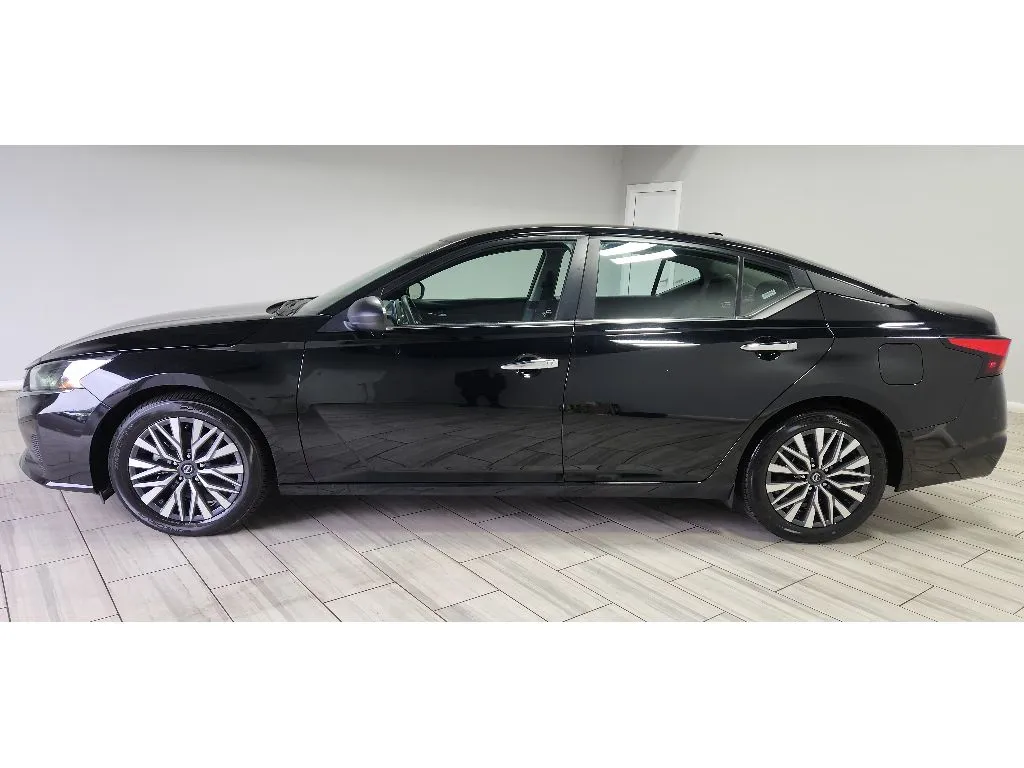 Photos of 2024 Nissan Altima 2.5 SV for sale in Philadelphia, PA at Torresdale Ave