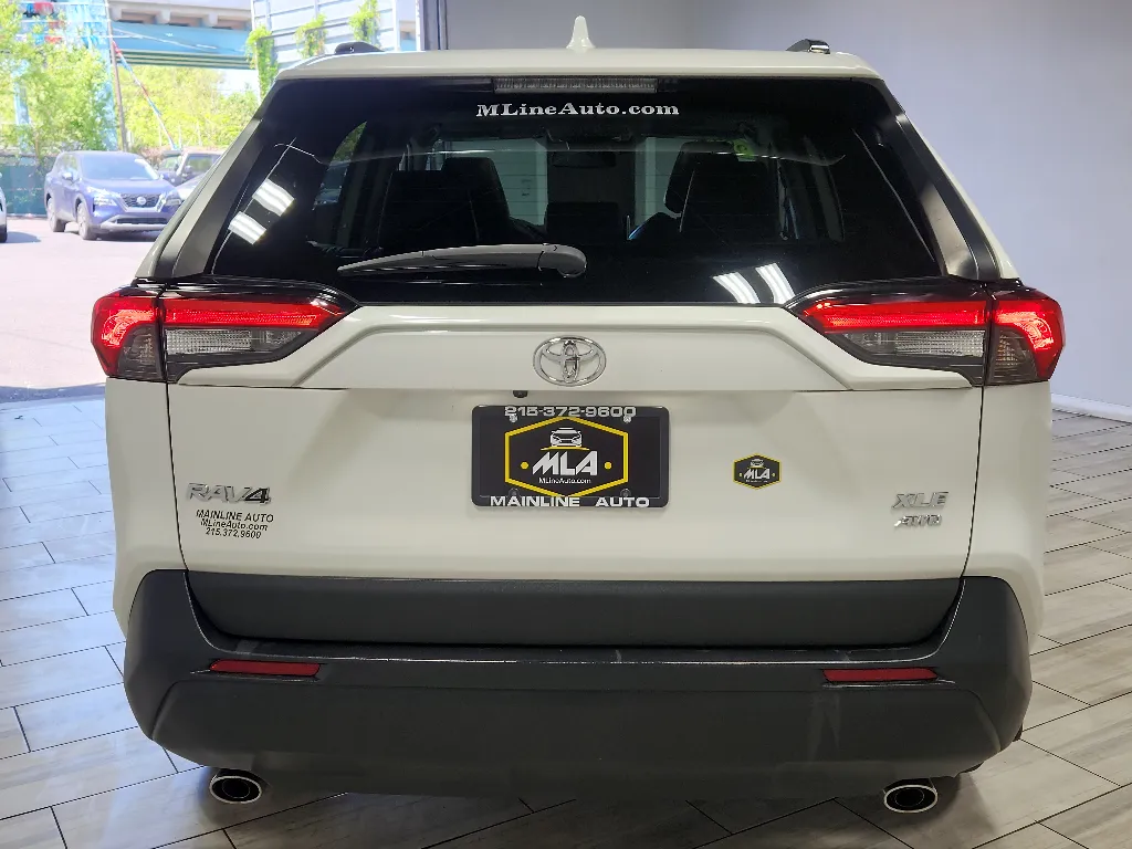 More photos of 2021 Toyota RAV4 XLE Premium at Torresdale Ave, PA