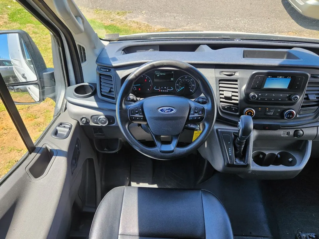 Ford Transit-250 photo 11