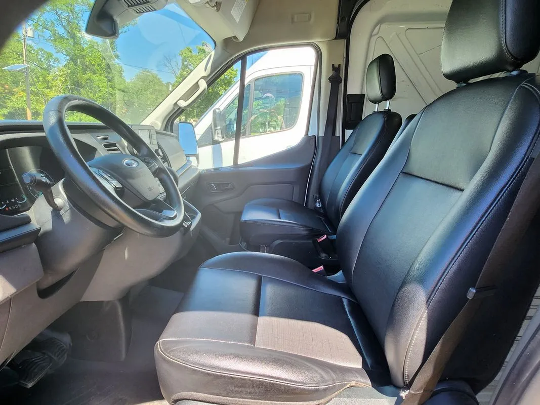 Ford Transit-250 photo 8