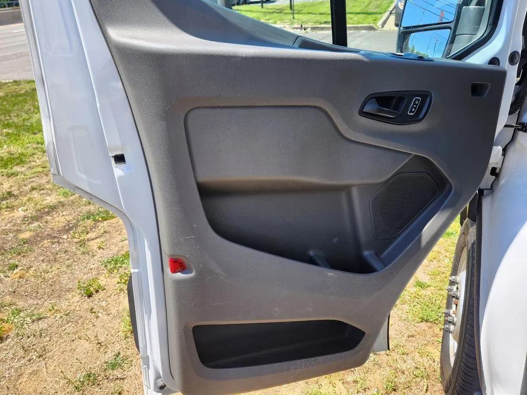 Ford Transit-250 photo 7