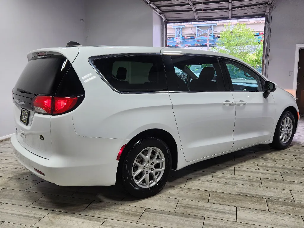More photos of 2023 Chrysler Voyager LX at Torresdale Ave, PA