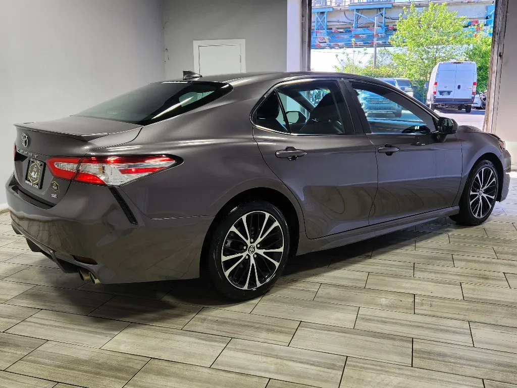More photos of 2020 Toyota Camry SE at Torresdale Ave, PA