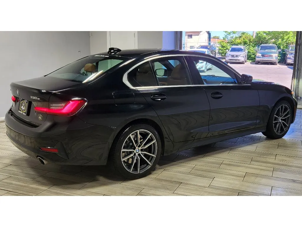 More photos of 2021 BMW 3 series 330e xDrive at Torresdale Ave, PA