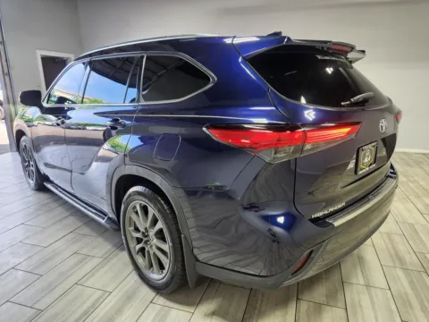 Another view of 2022 Toyota Highlander Hybrid Limited for sale in Philadelphia, PA at Torresdale Ave