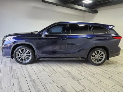 Photos of 2022 Toyota Highlander Hybrid Limited for sale in Philadelphia, PA at Torresdale Ave
