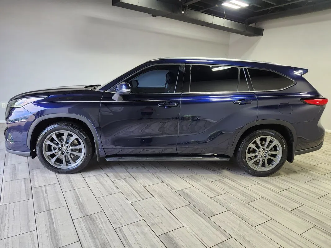 Photos of 2022 Toyota Highlander Hybrid Limited for sale in Philadelphia, PA at Torresdale Ave