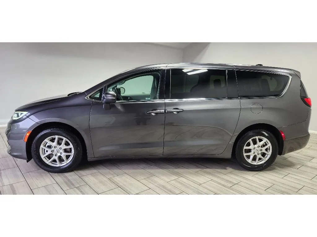 Photos of 2023 Chrysler Pacifica Touring L for sale in Philadelphia, PA at Torresdale Ave