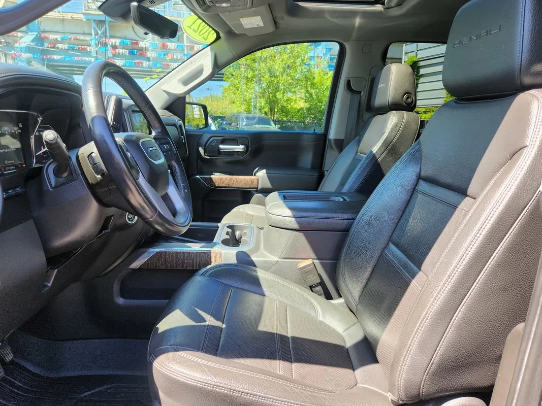 GMC Sierra photo 11