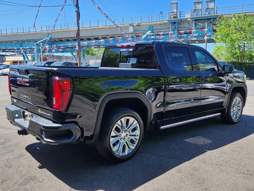 More photos of 2021 GMC Sierra 1500 4WD Crew Cab Short Box Denali at Torresdale Ave, PA