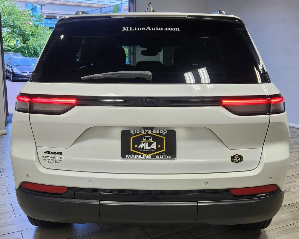 More photos of 2023 Jeep Grand Cherokee Altitude 4x4 at Torresdale Ave, PA