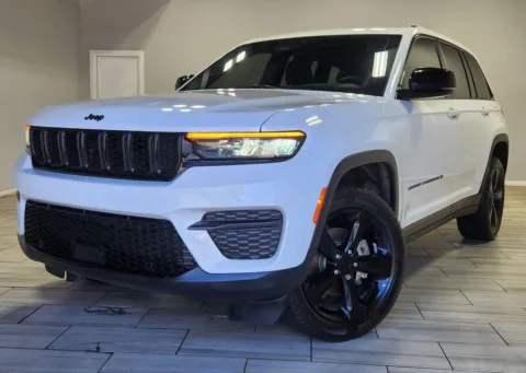 White 2023 Jeep Grand Cherokee Altitude 4x4 for sale in Philadelphia, PA