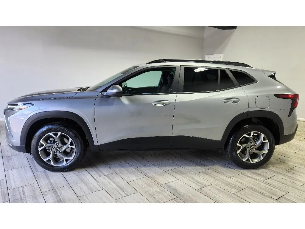 Photos of 2025 Chevrolet Trax LT for sale in Philadelphia, PA at Torresdale Ave