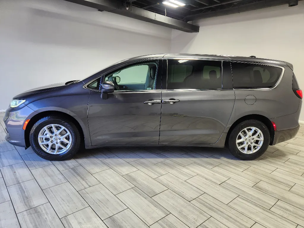 Photos of 2023 Chrysler Pacifica Touring L for sale in Philadelphia, PA at Torresdale Ave