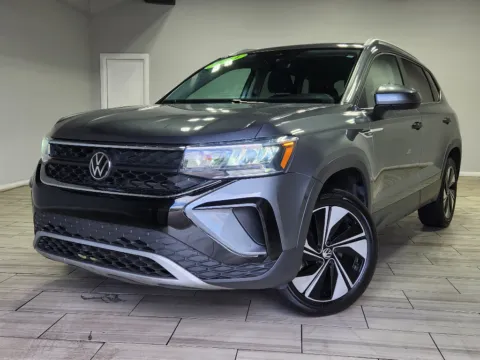 Gray 2023 Volkswagen Taos SE for sale in Philadelphia, PA