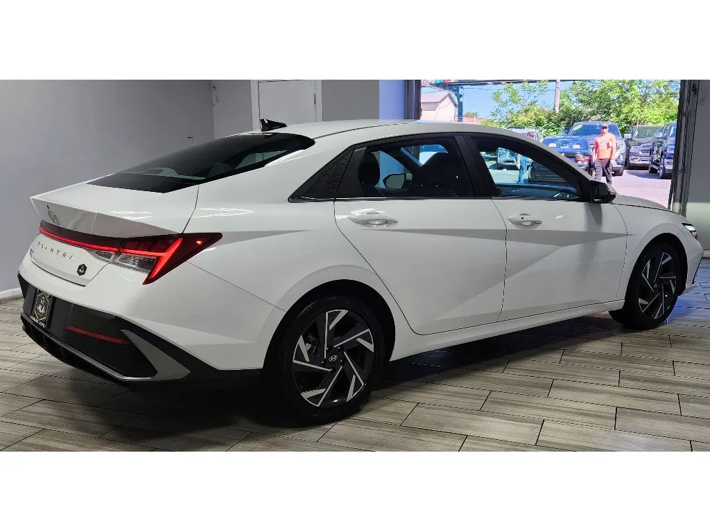 More photos of 2025 Hyundai Elantra SEL Convenience at Torresdale Ave, PA
