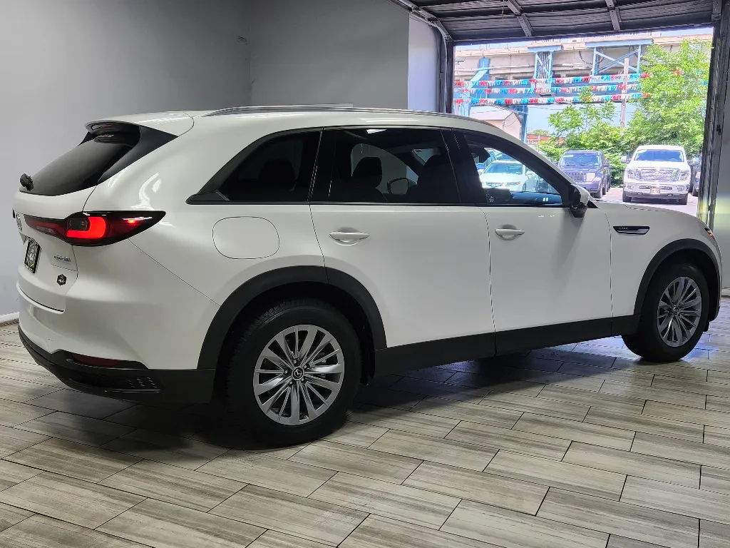 More photos of 2024 Mazda CX-90 PHEV Preferred at Torresdale Ave, PA
