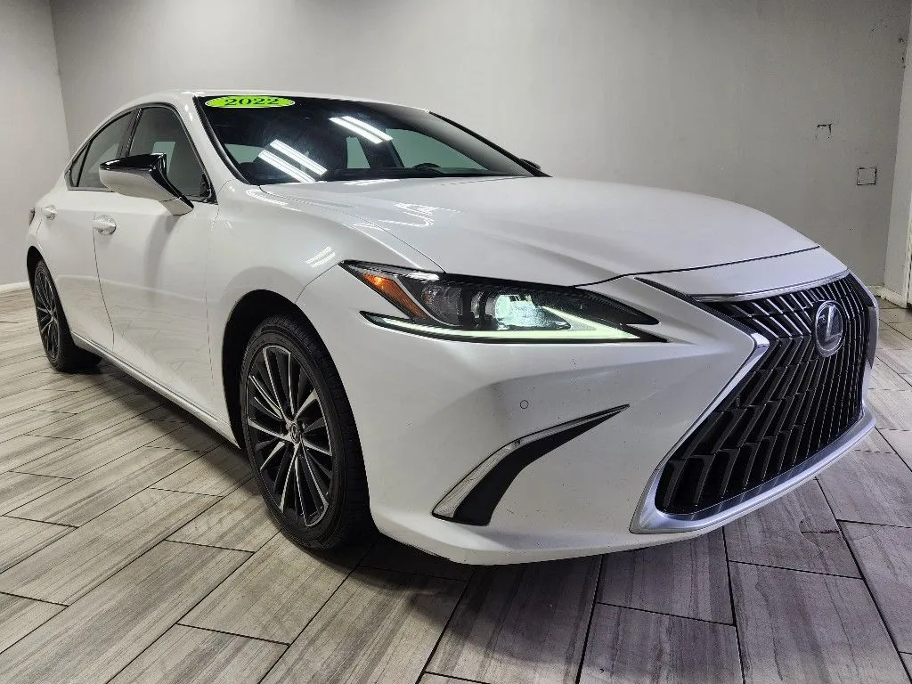 Lexus ES photo 7