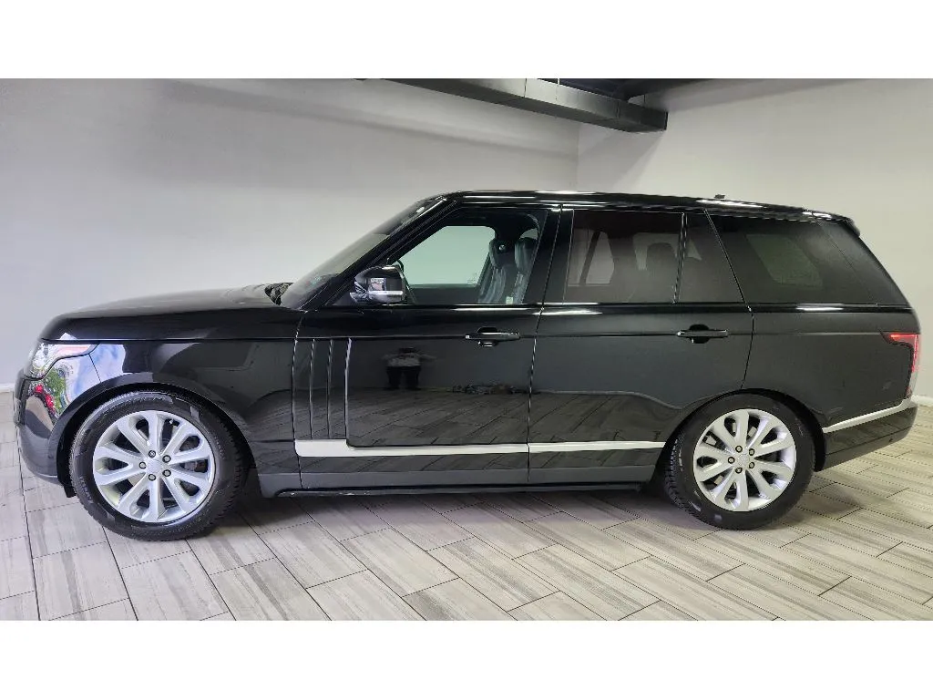 Photos of 2016 Land Rover Range Rover HSE for sale in Philadelphia, PA at Torresdale Ave