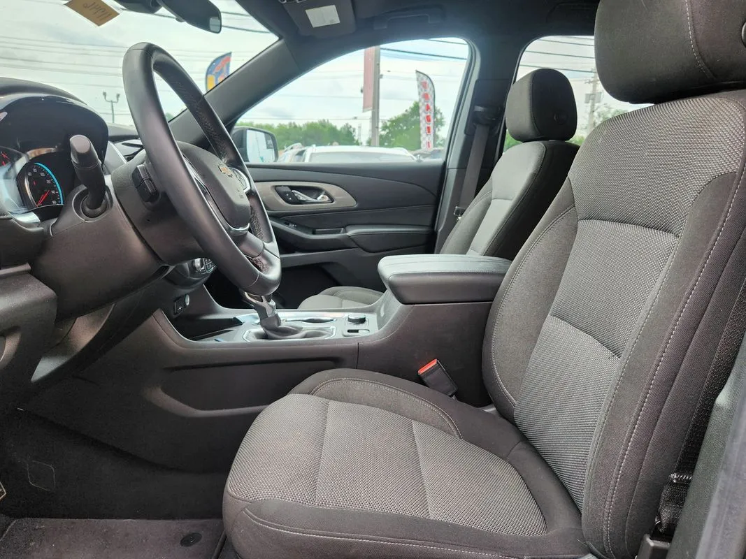 Chevrolet Traverse photo 11