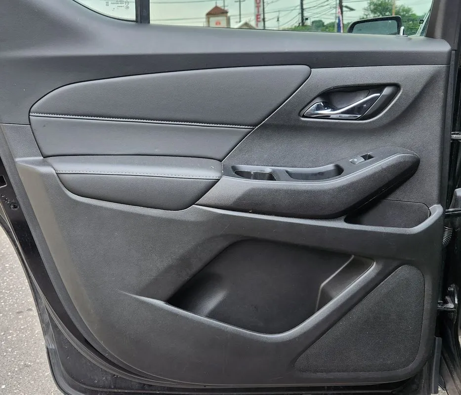 Chevrolet Traverse photo 12