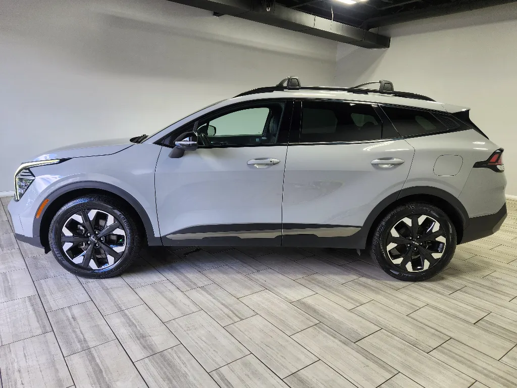 Photos of 2025 Hyundai Venue SEL for sale in Philadelphia, PA at Torresdale Ave