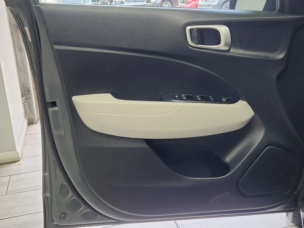 Photos of 2025 Hyundai Venue SEL for sale in Philadelphia, PA at Torresdale Ave