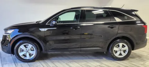Photos of 2022 Kia Sorento LX for sale in Philadelphia, PA at Torresdale Ave