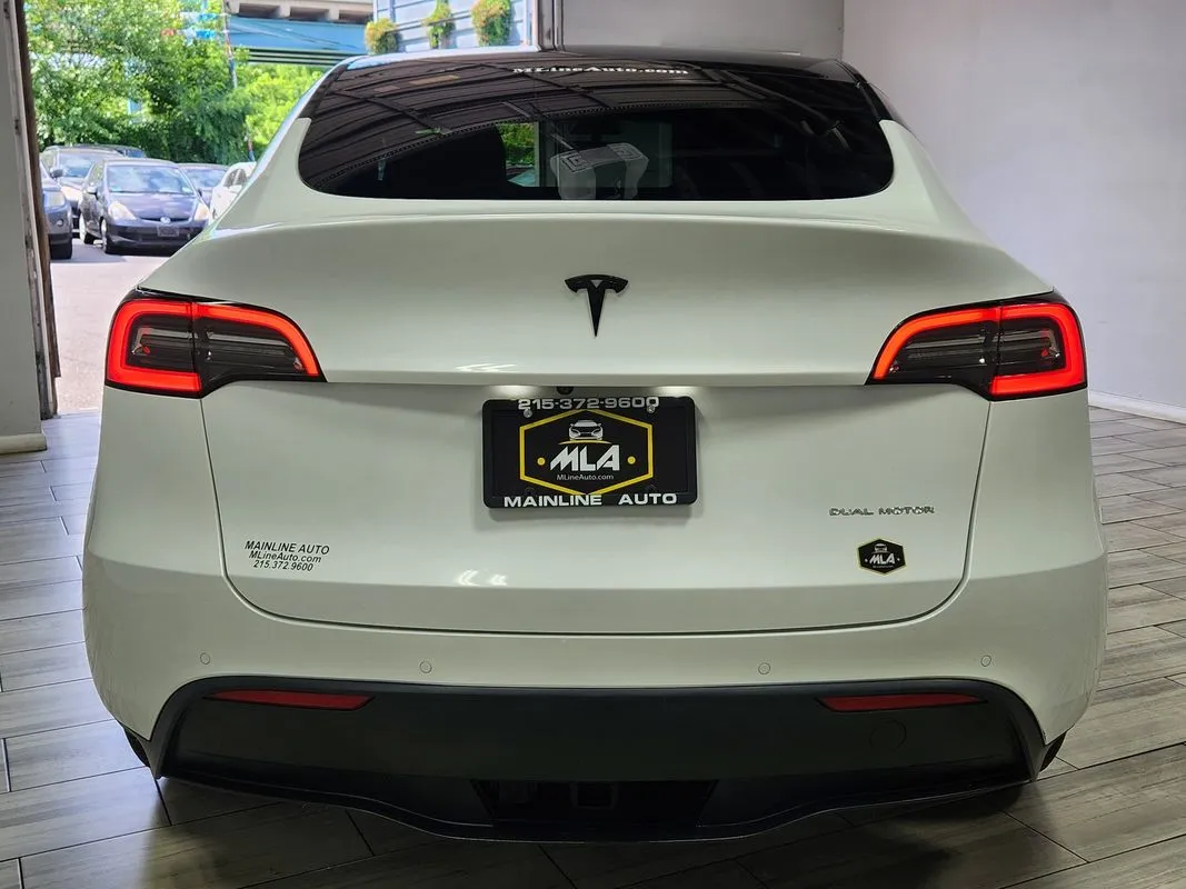 More photos of 2021 Tesla Model Y Long Range Dual Motor All-Wheel Drive at Torresdale Ave, PA