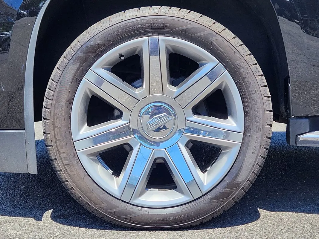 Cadillac Escalade photo 9