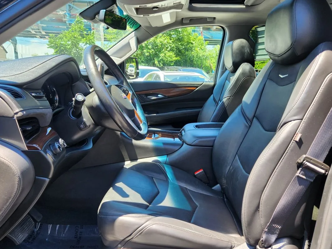 Cadillac Escalade photo 11
