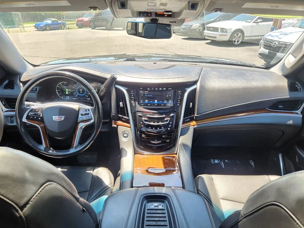 Cadillac Escalade photo 19