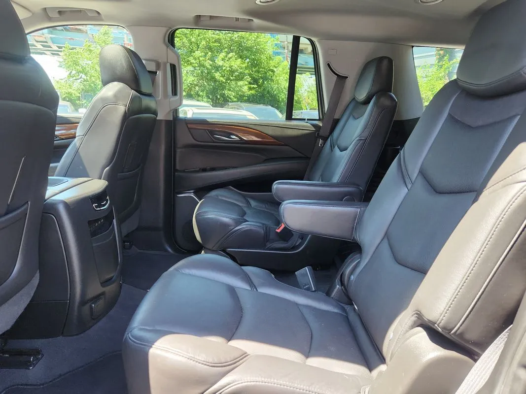 Cadillac Escalade photo 13