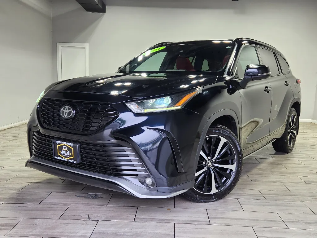Black 2021 Toyota Highlander XSE for sale in Philadelphia, PA