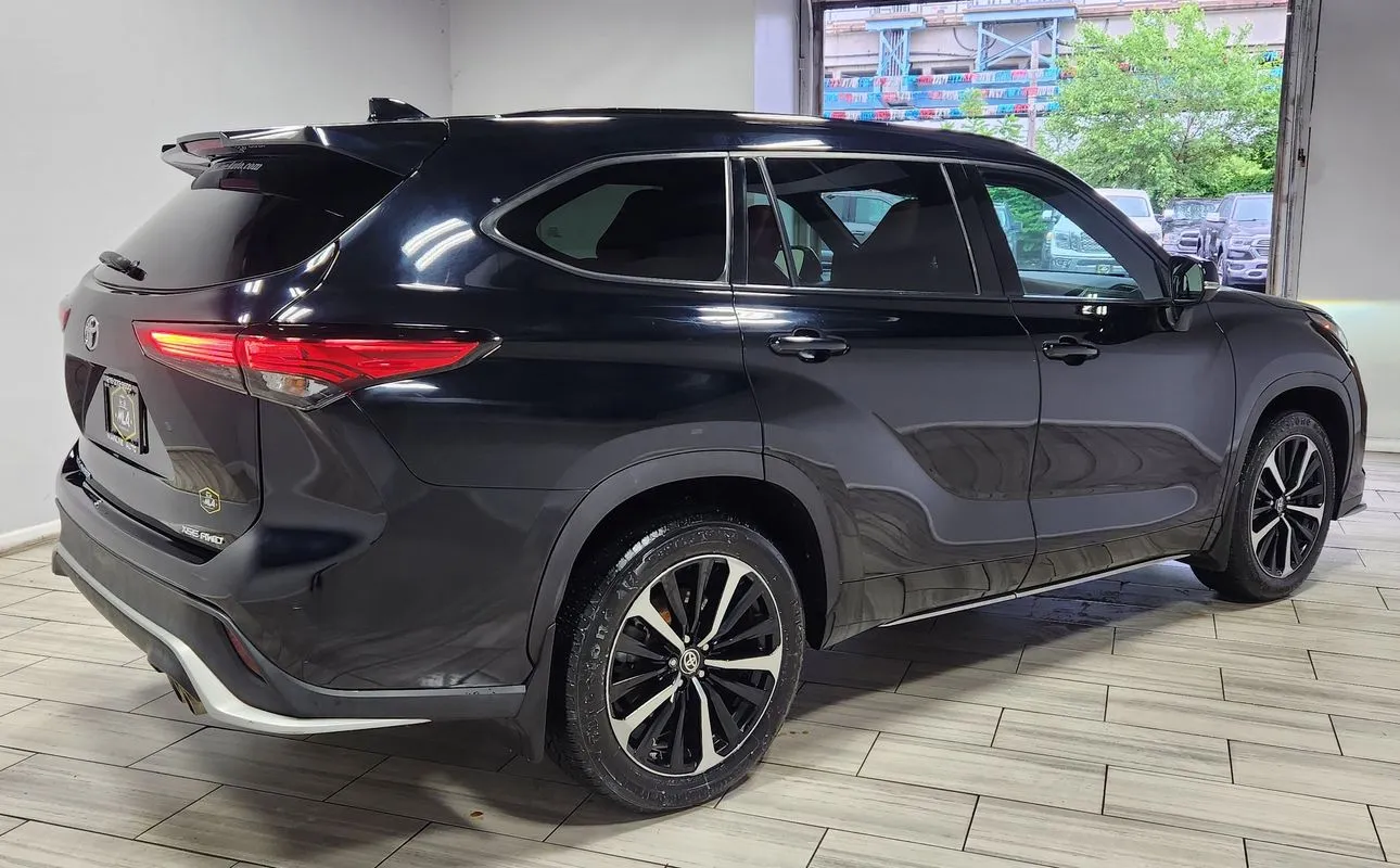 More photos of 2021 Toyota Highlander XSE at Torresdale Ave, PA